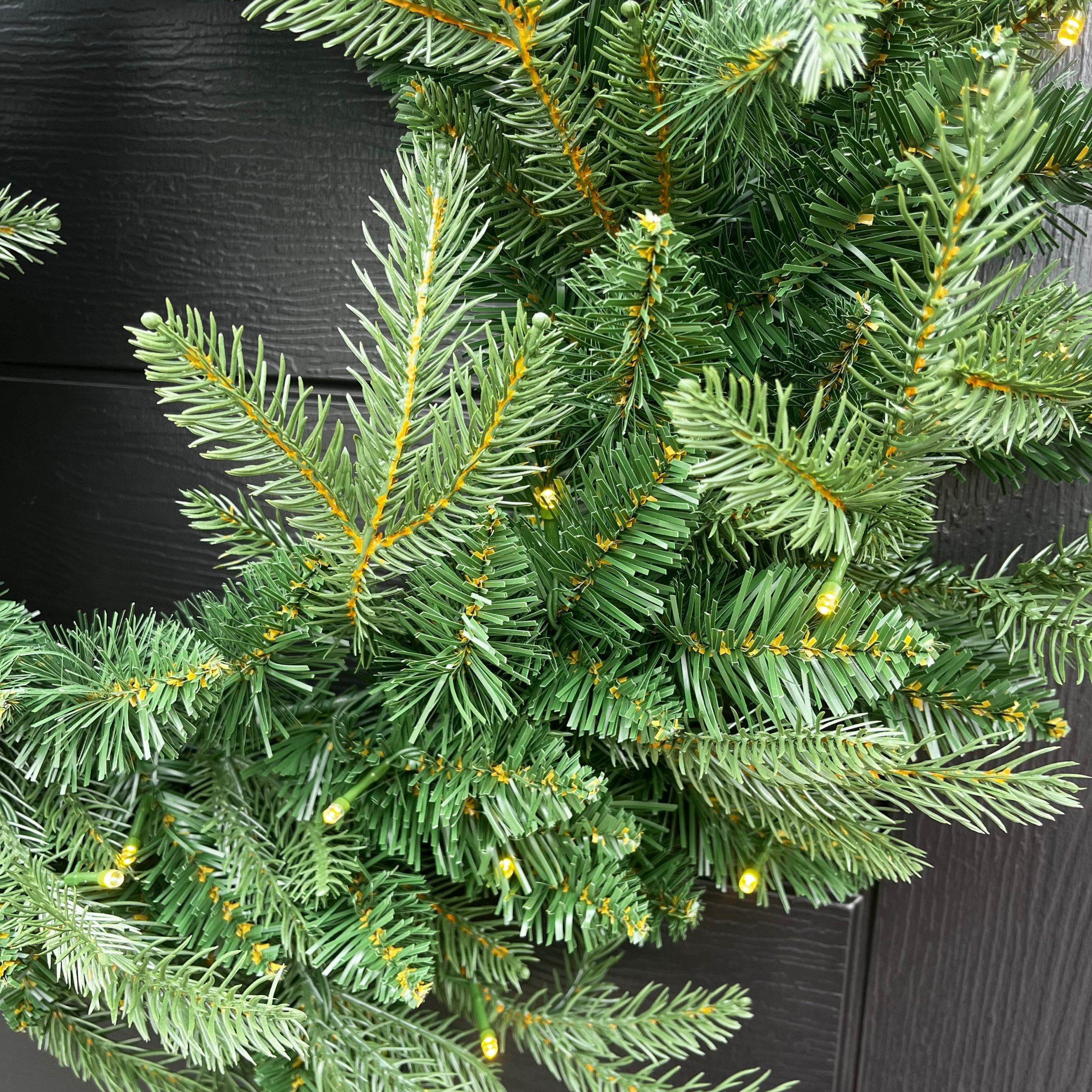 60cm Premium Mixed branch prelit Green Wreath - with timer - Image 11