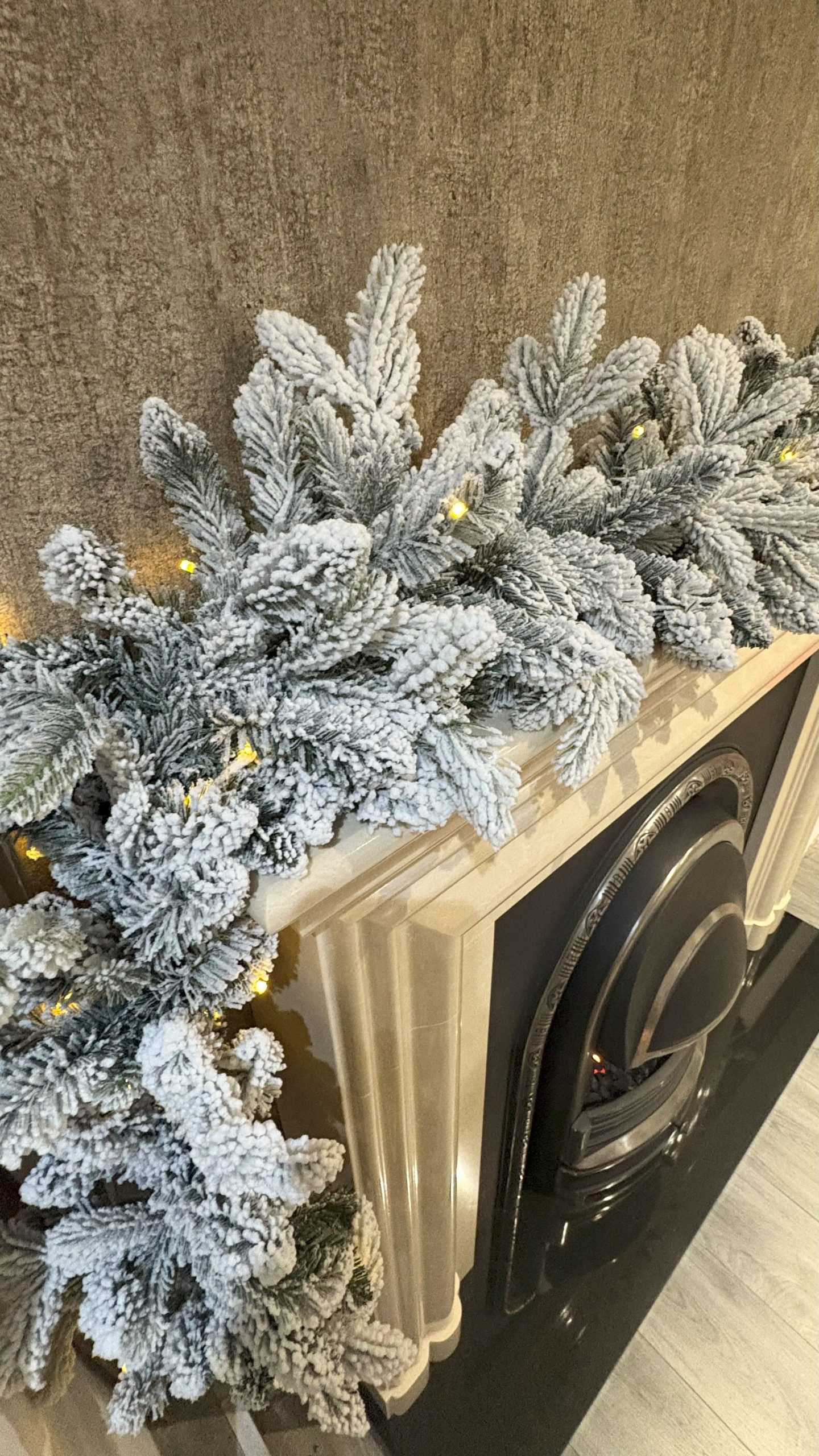 270cm Premium Mixed branch prelit Snow filled Christmas Garland - with timer - Image 6