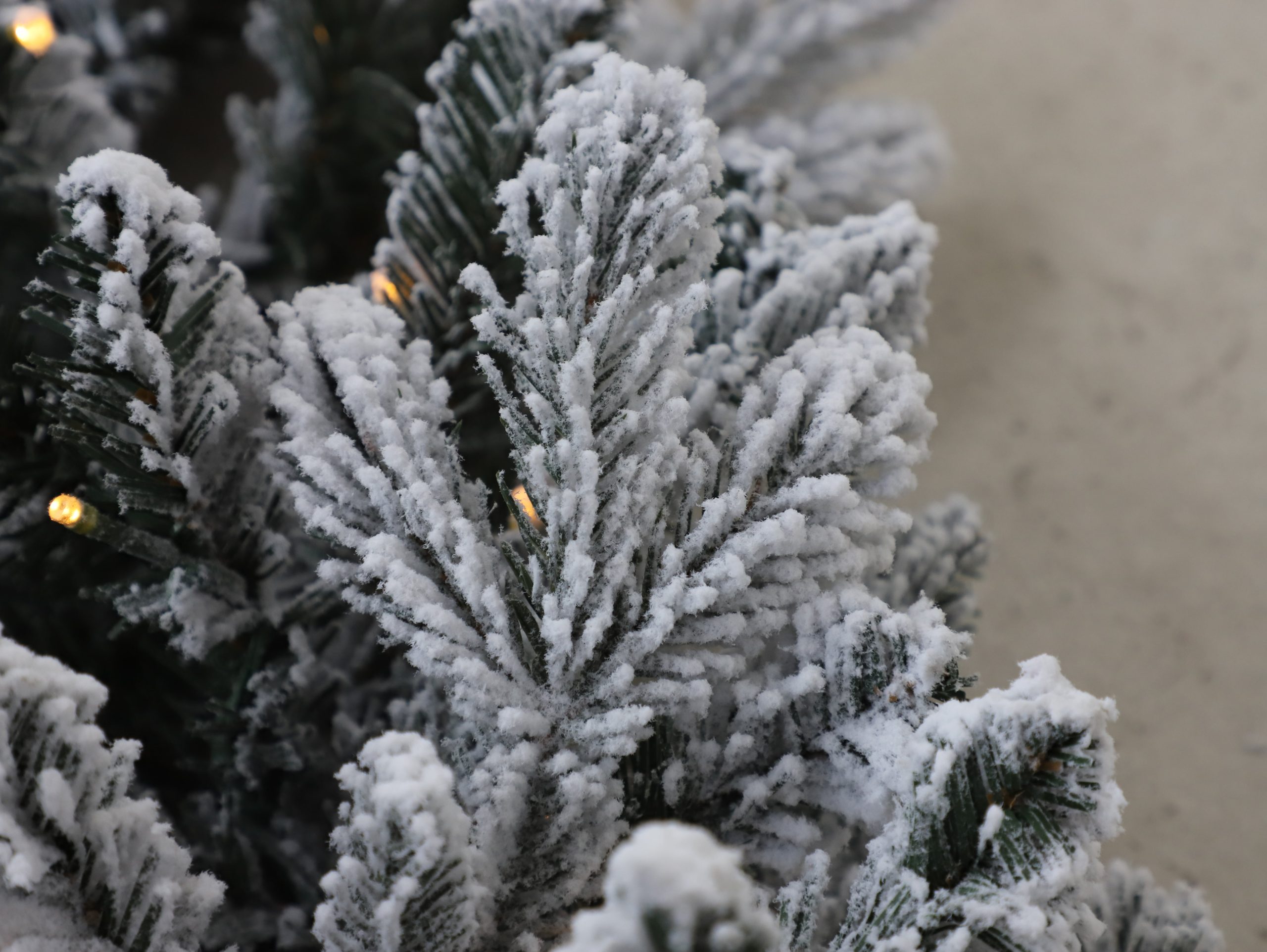 270cm Premium Mixed branch prelit Snow filled Christmas Garland - with timer - Image 9