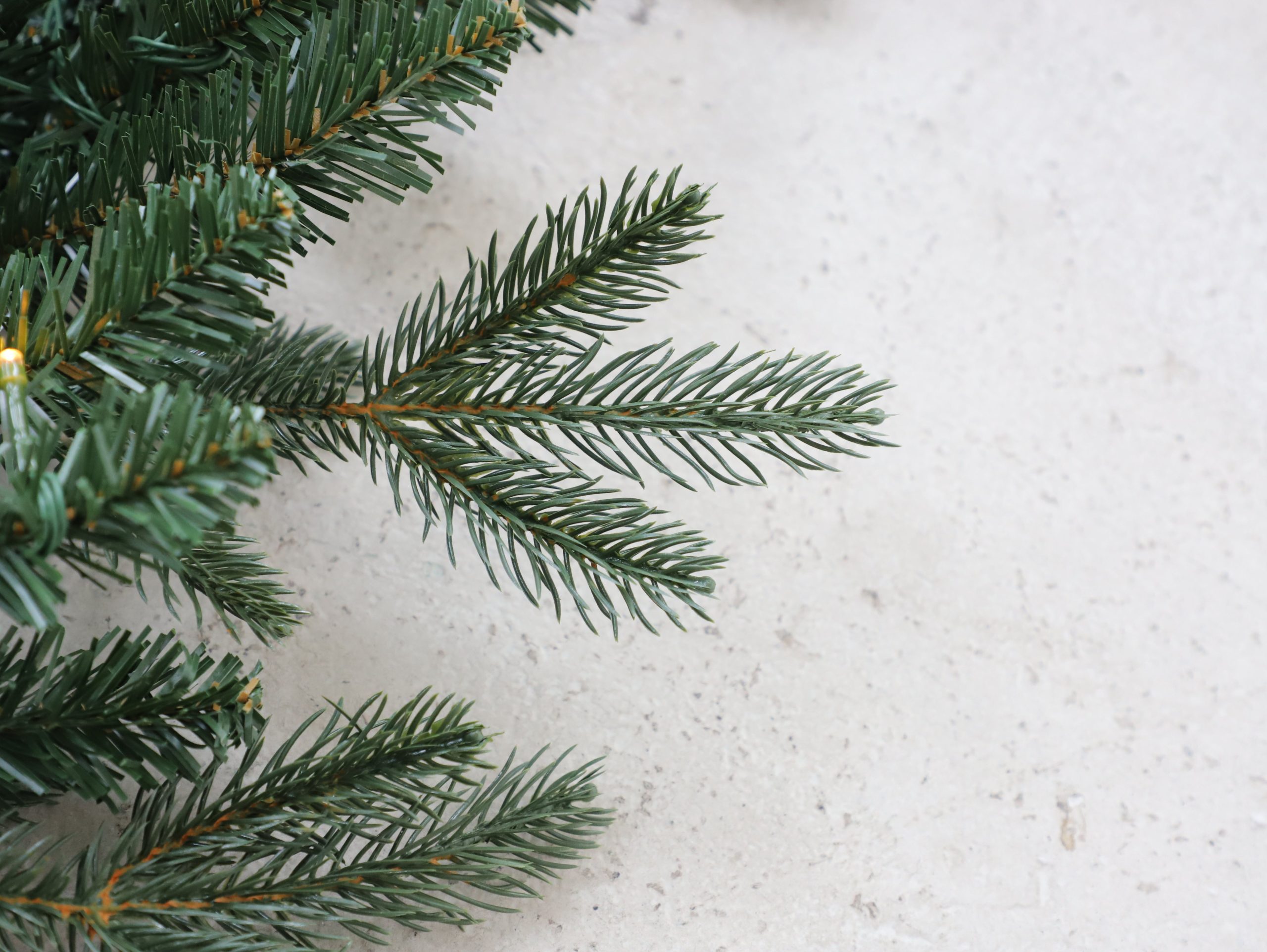 270cm Premium Mixed branch prelit Green Christmas Garland - with timer - Image 6