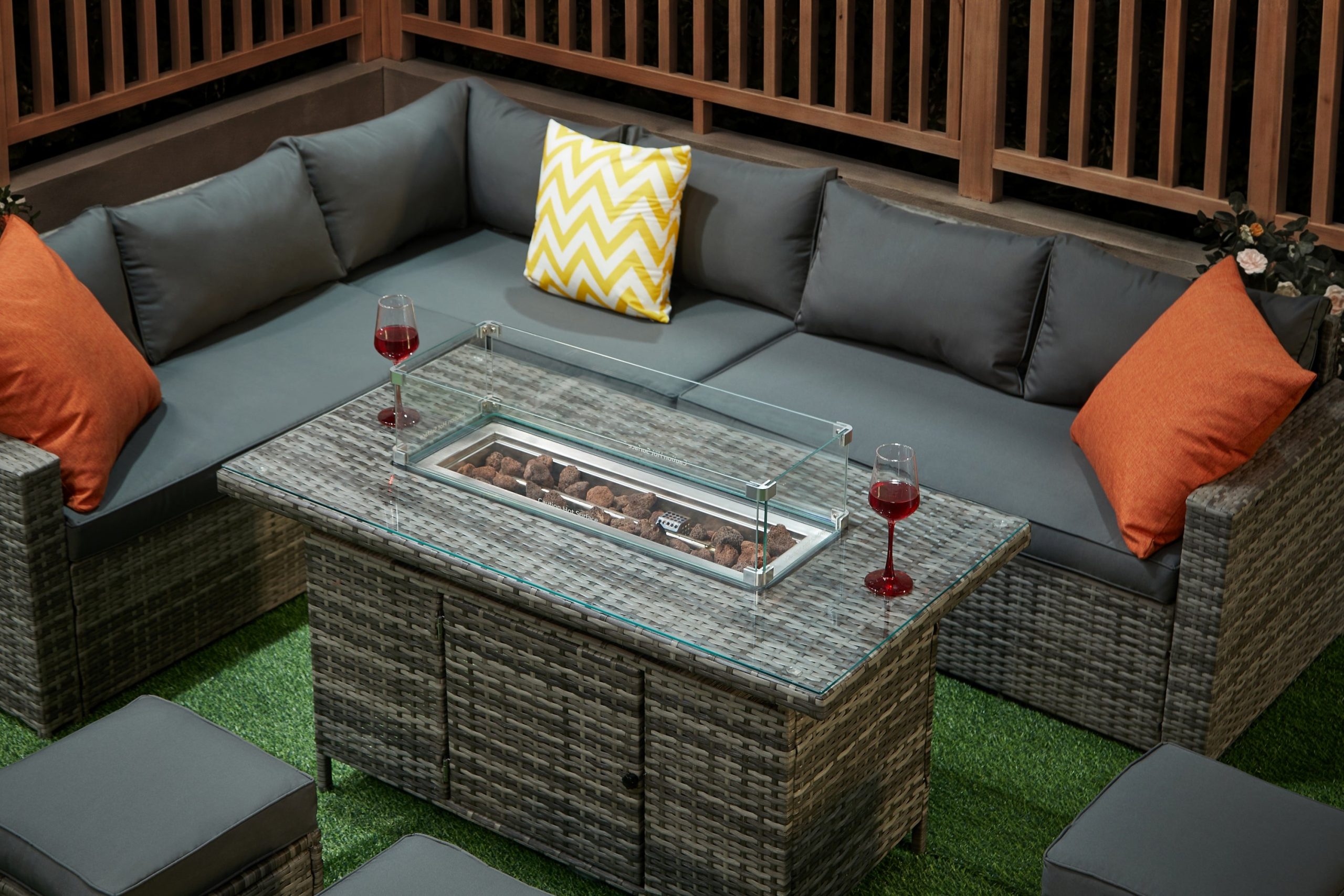 The Tarporley Grey 9 Seat Corner Firepit Rattan Dining Set - Image 8
