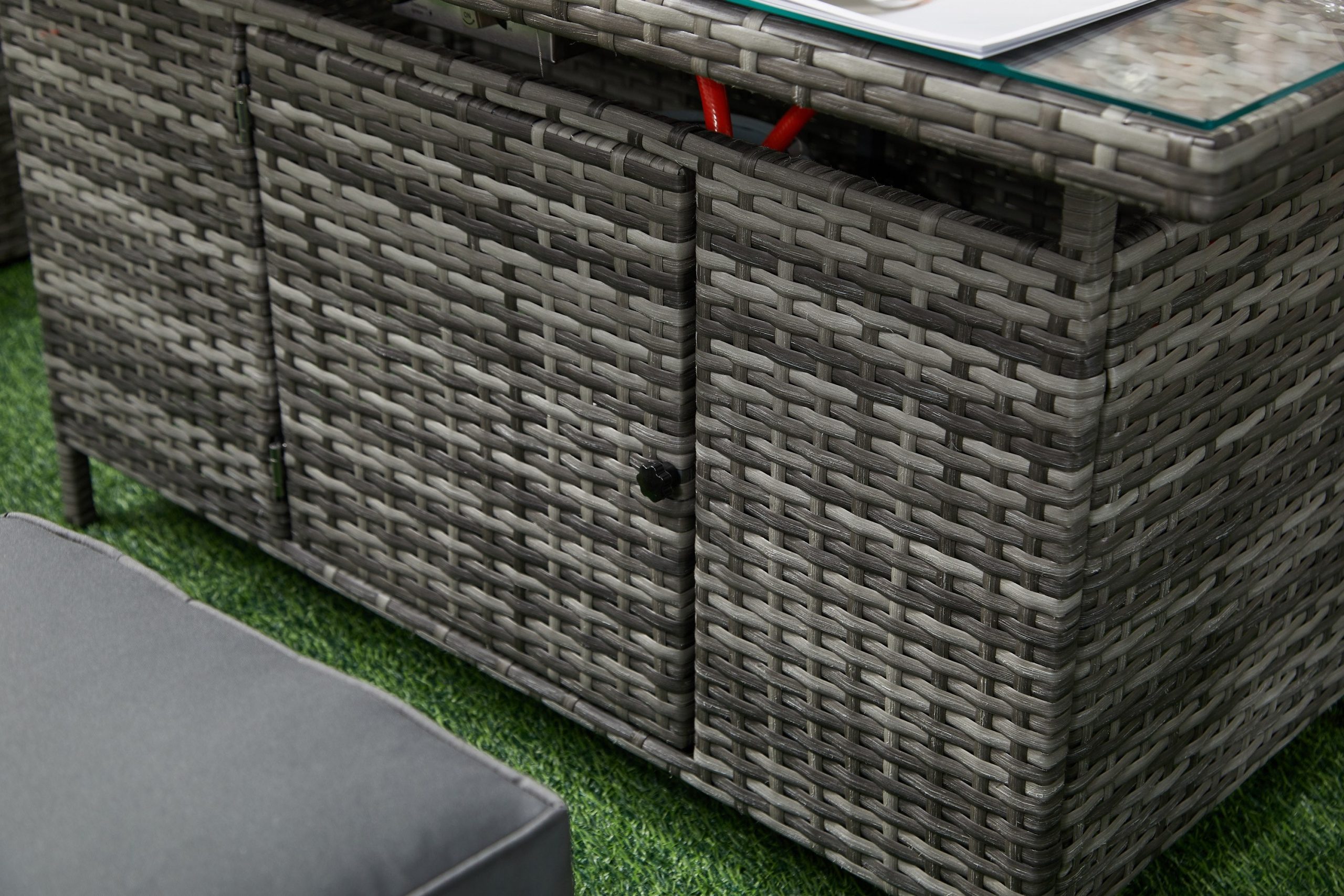 The Tarporley Grey 9 Seat Corner Firepit Rattan Dining Set - Image 7